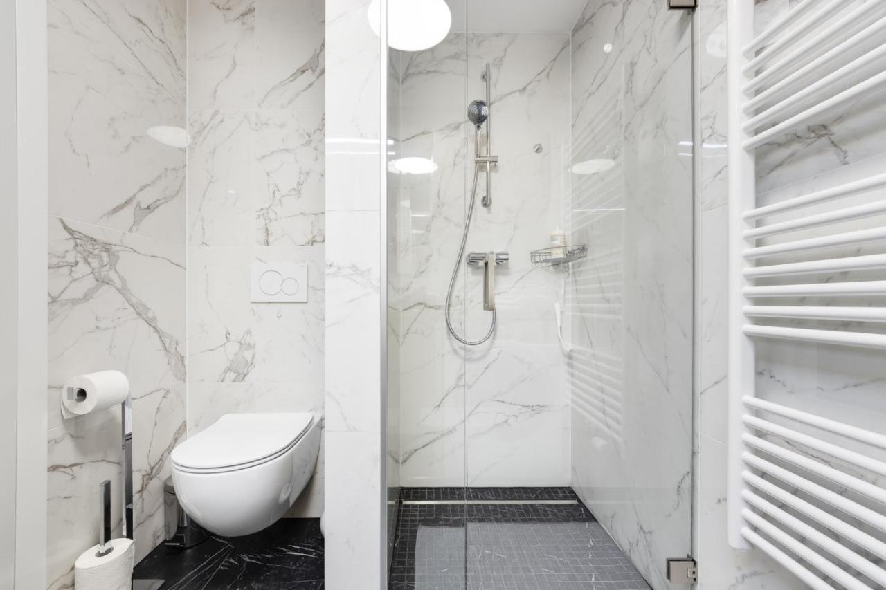 Central Apartment With Private Garage リュブリャナ エクステリア 写真