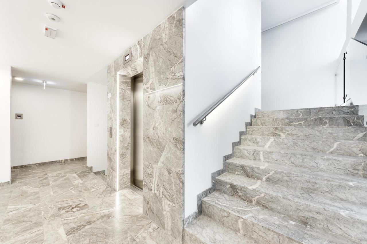 Central Apartment With Private Garage リュブリャナ エクステリア 写真