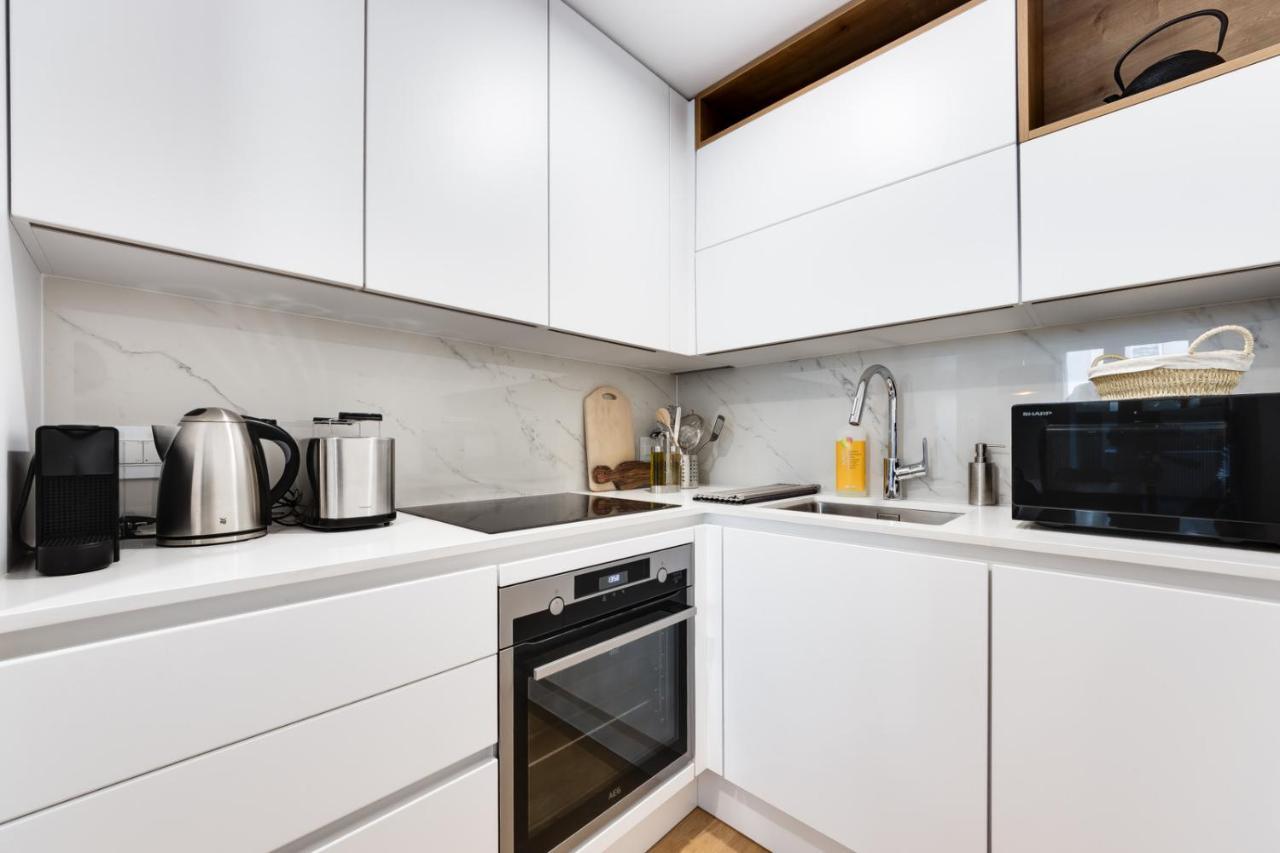 Central Apartment With Private Garage リュブリャナ エクステリア 写真